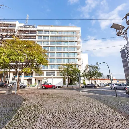 Апартаменты Guestready - Mid-century Near Cais Do Sodre *